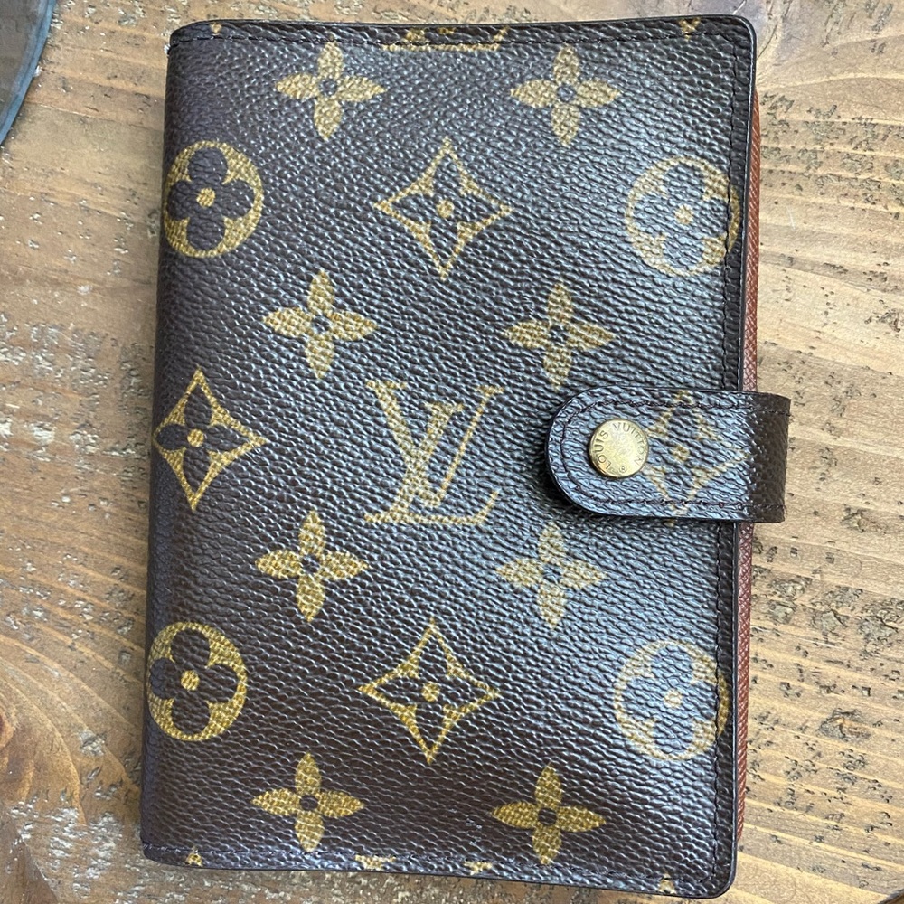 Louis Vuitton Agenda PM wallet